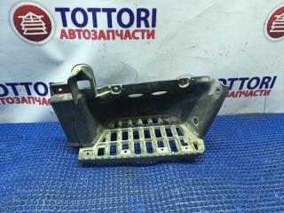 Запчасть подножка передняя левая ISUZU ELF 2003.09.05