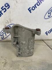 Фото запчасти кронштейн тнвд Mazda CX-7 2007 контрактная запчасть Запчасть кронштейн тнвд Mazda CX-7 2007