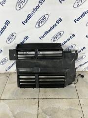 Дефлектор радиатора Ford Focus 3 2012 контрактная Дефлектор радиатора Ford Focus 3 2012