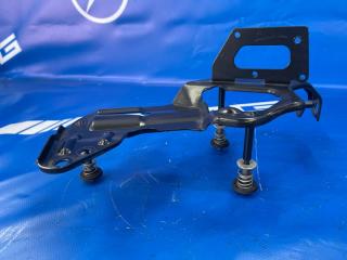 Запчасть кронштейн Mercedes-benz R350 2006