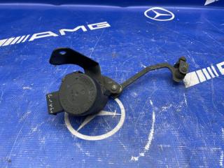 Запчасть датчик дорожного просвета передний Mercedes-benz e320 1999