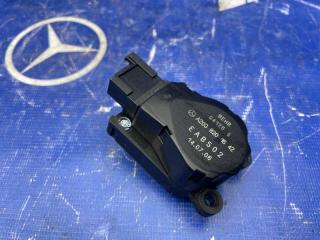 Запчасть моторчик заслонки печки Mercedes-benz E350 2006