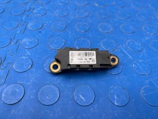 Запчасть датчик airbag задний левый Mercedes-benz E550 2008