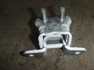 Запчасть петля двери задняя левая Mitsubishi Pajero Sport 2015