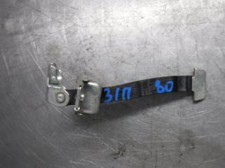 Фото запчасти ограничитель двери задний правый Mitsubishi Outlander 2014 Б/У запчасть Запчасть ограничитель двери задний правый Mitsubishi Outlander 2014