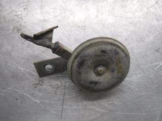 Фото запчасти сигнал звуковой Mitsubishi Outlander 2014 Б/У запчасть Запчасть сигнал звуковой Mitsubishi Outlander 2014