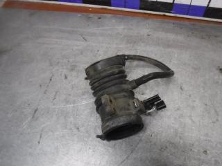 Фото запчасти патрубок воздушного фильтра Mazda 6 2006 Б/У запчасть Запчасть патрубок воздушного фильтра Mazda 6 2006