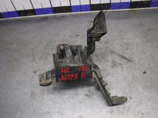 Фото запчасти кронштейн Opel Astra 2008 Б/У запчасть Запчасть кронштейн Opel Astra 2008