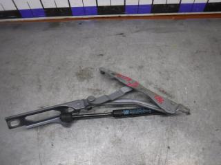 Фото запчасти петля крышки багажника задняя правая Opel Astra 2008 Б/У запчасть Запчасть петля крышки багажника задняя правая Opel Astra 2008