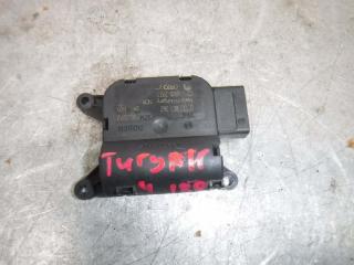 Запчасть мотор заслонки отопителя Volkswagen Tiguan 2009