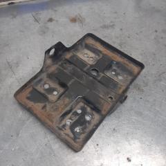 Фото запчасти площадка акб Mitsubishi Pajero Sport 2008 Б/У запчасть Запчасть площадка акб Mitsubishi Pajero Sport 2008