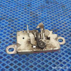 Запчасть замок капота ЛАДА Гранта 2016