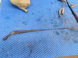 Запчасть поводок дворника передний правый Daewoo Matiz 2010