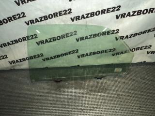 Стекло заднее левое Toyota Vista 2001