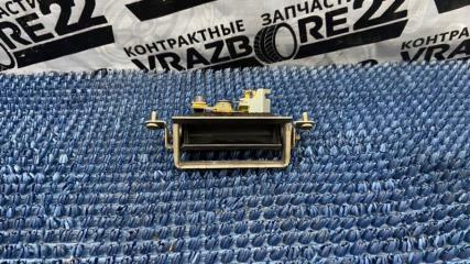 Ручка открывания багажника Toyota Vista Ardeo 2000