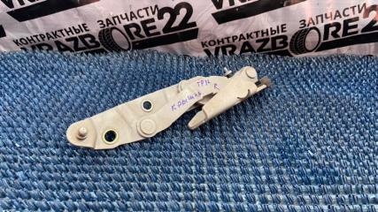 Крепление багажника правое Nissan Primera 2003 контрактная Крепление багажника правое Nissan Primera 2003