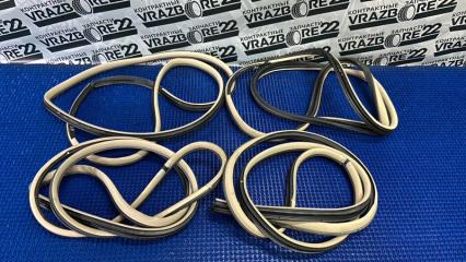 Уплотнители дверных проемов Toyota Premio 2006