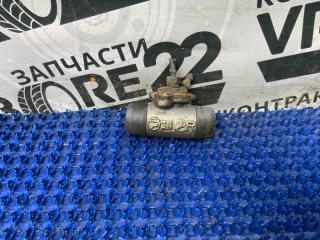 Тормозной цилиндр правый Toyota Vista 2000