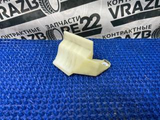 Клипса бампера задняя правая Toyota Vista Ardeo 2000