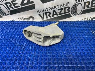 Кронштейн подушки двигателя правый Toyota Vista Ardeo 2000