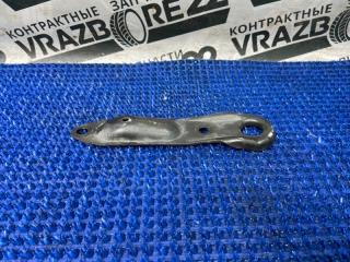 Петля буксировочная Toyota Vista Ardeo 2000