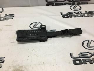 Доводчик крышки багажника Lexus GS350 2010