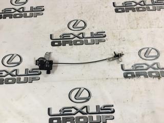 Замок лючка топливного бака Lexus LS460 2010