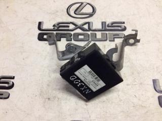 Блок управления стояночным тормозом Lexus NX300h 2015
