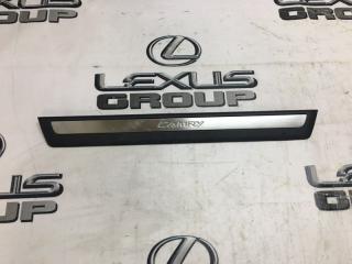 Накладка на порог передняя правая Toyota Camry 2012