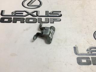 Петля двери задняя правая Toyota Avensis 2008