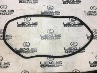 Уплотнительная резинка багажника Toyota Avensis 2008