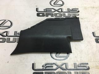 Накладка торпеды передняя правая Toyota Avensis 2008
