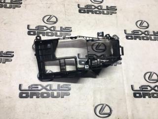 Корпус блока предохранителей Lexus LS460 2010