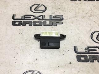 Кнопка крышки багажника Toyota RAV4 2016