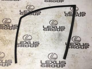 Уплотнительная резинка двери передняя левая Lexus NX300h 2017