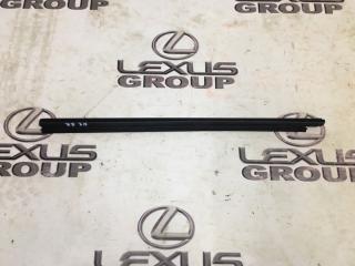 Запчасть уплотнитель стекла задний правый Lexus NX300h 2017