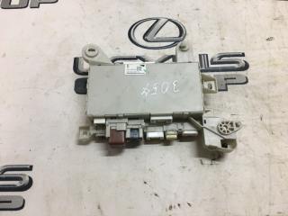 Блок предохранителей передний правый Lexus LS430 2004