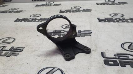 Кронштейн передний правый Toyota Avensis 2008