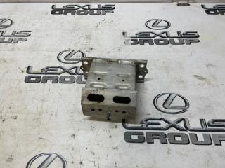 Кронштейн усилителя бампера Lexus LS460 2006