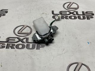 Замок крышки багажника задний Toyota Land Cruiser Prado 2020
