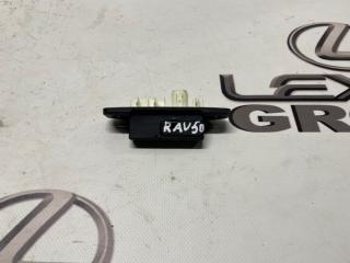 Кнопка крышки багажника Toyota RAV4 2019