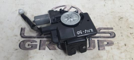 Замок крышки багажника задний Toyota RAV4 2020