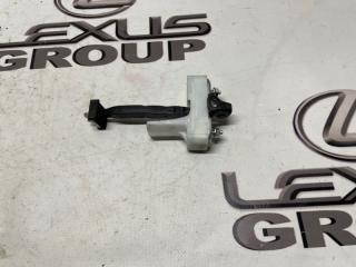 Ограничитель двери передний правый Lexus RX300 2018