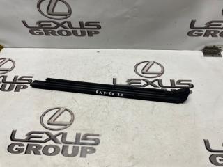 Молдинг на дверь задний правый Toyota RAV4 2020