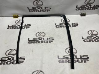 Уплотнитель стекла задний правый Toyota RAV4 2019