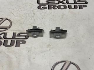 Запчасть фонарь подсветки номера Lexus RX300 2020