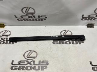 Уплотнитель стекла передний правый Toyota RAV4 2019