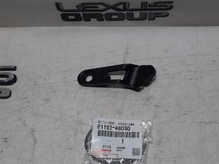 Кронштейн фары передний правый Lexus RX400h 2008