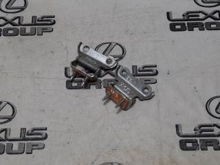 Петля багажника задняя Lexus RX400h 2007