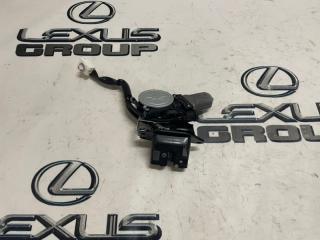 Замок крышки багажника задний Lexus NX300h 2020